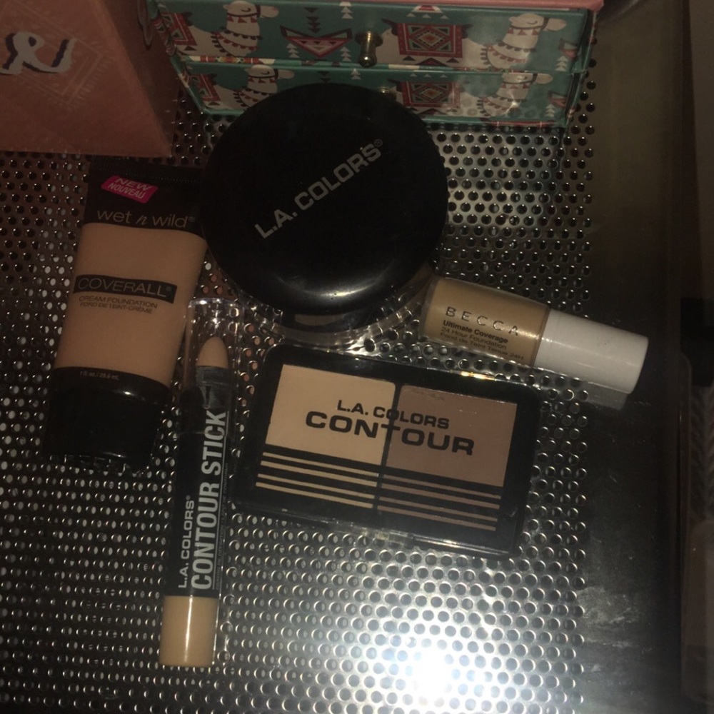 Random makeup bundle